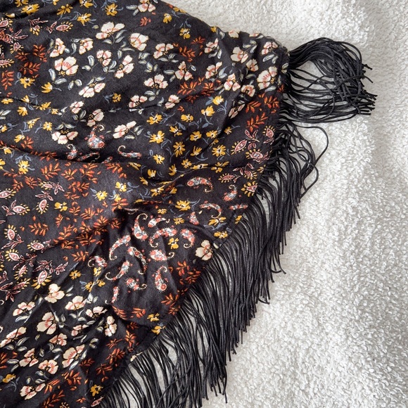 (maurices) black fringe flowy floral print short sleeve transition whimsy kimono - Picture 5 of 7